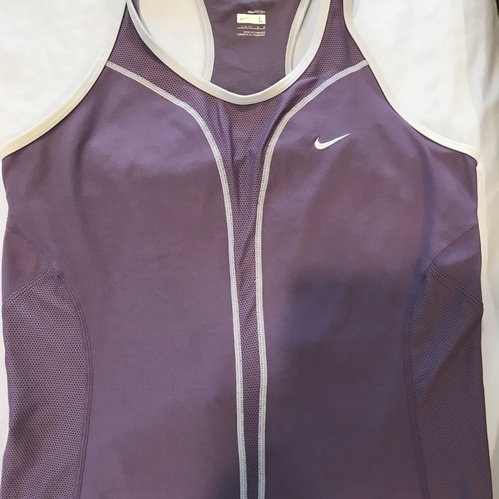 Sports top in a bundle of 2